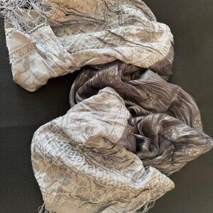 Silver/Grey Patterned Egyptian Shiny Scarf